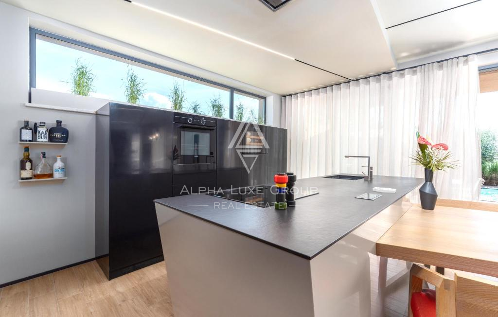 Istria, Umag: Casa moderna di design con piscina