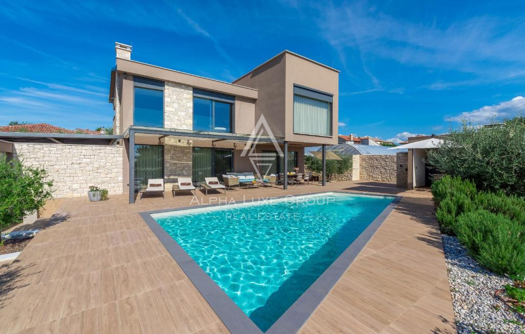 Istria, Umag: Casa moderna di design con piscina