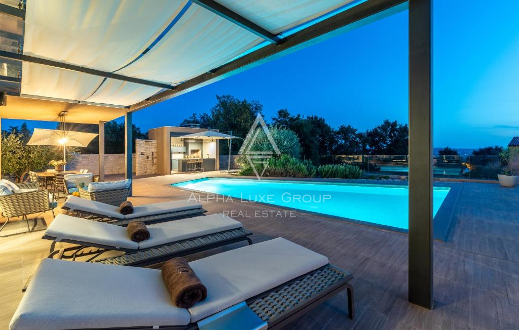 Istria, Umag: Casa moderna di design con piscina