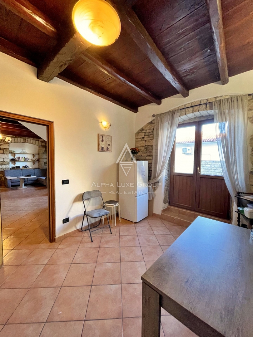 Istria, Žminj – Casa a schiera ristrutturata in posizione centrale in vendita