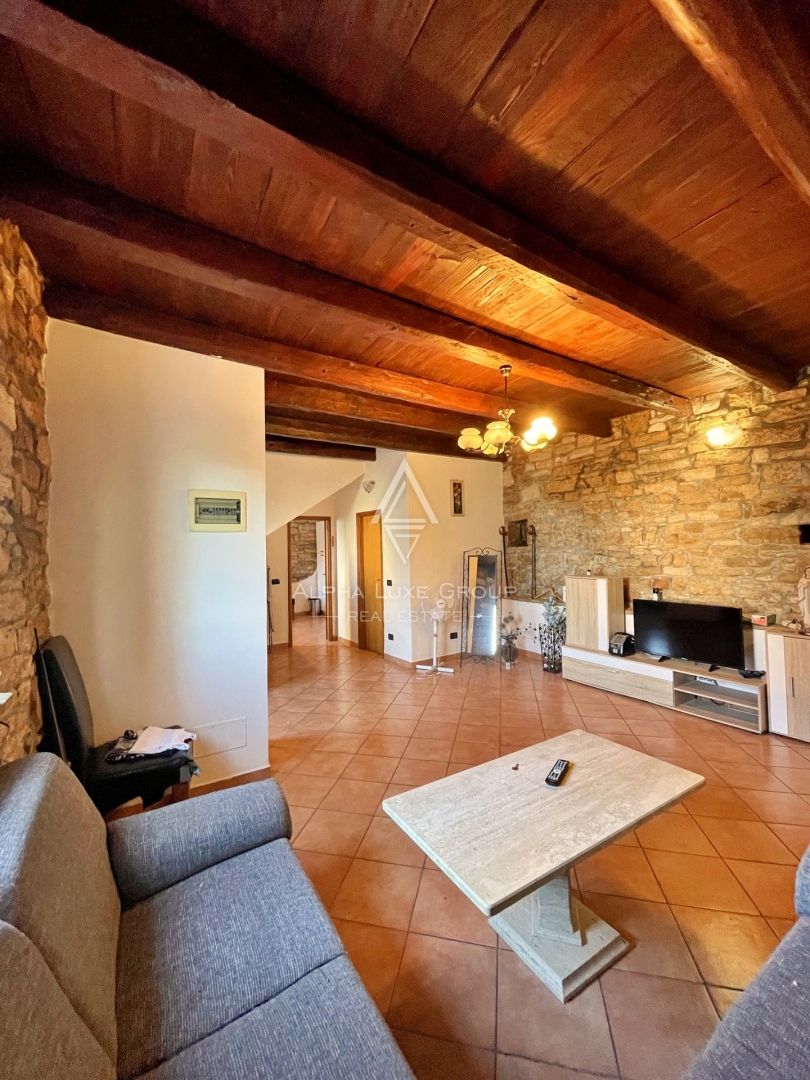 Istria, Žminj – Casa a schiera ristrutturata in posizione centrale in vendita