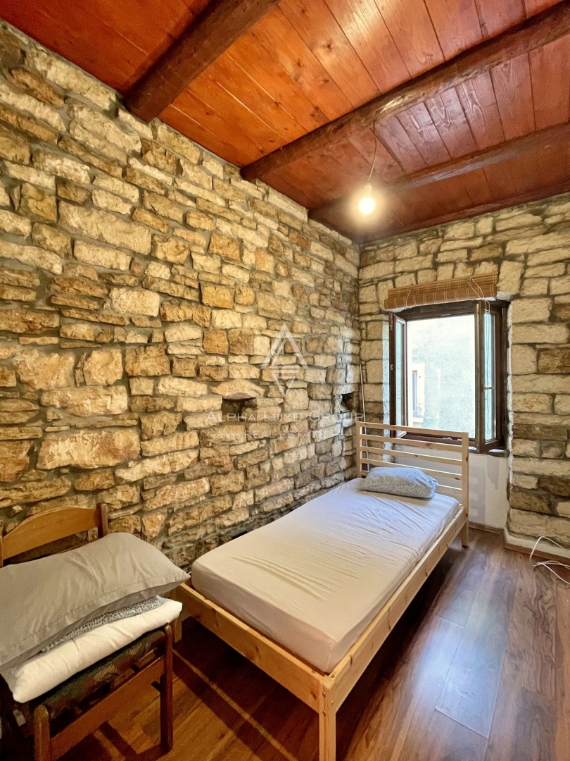 Istria, Žminj – Casa a schiera ristrutturata in posizione centrale in vendita