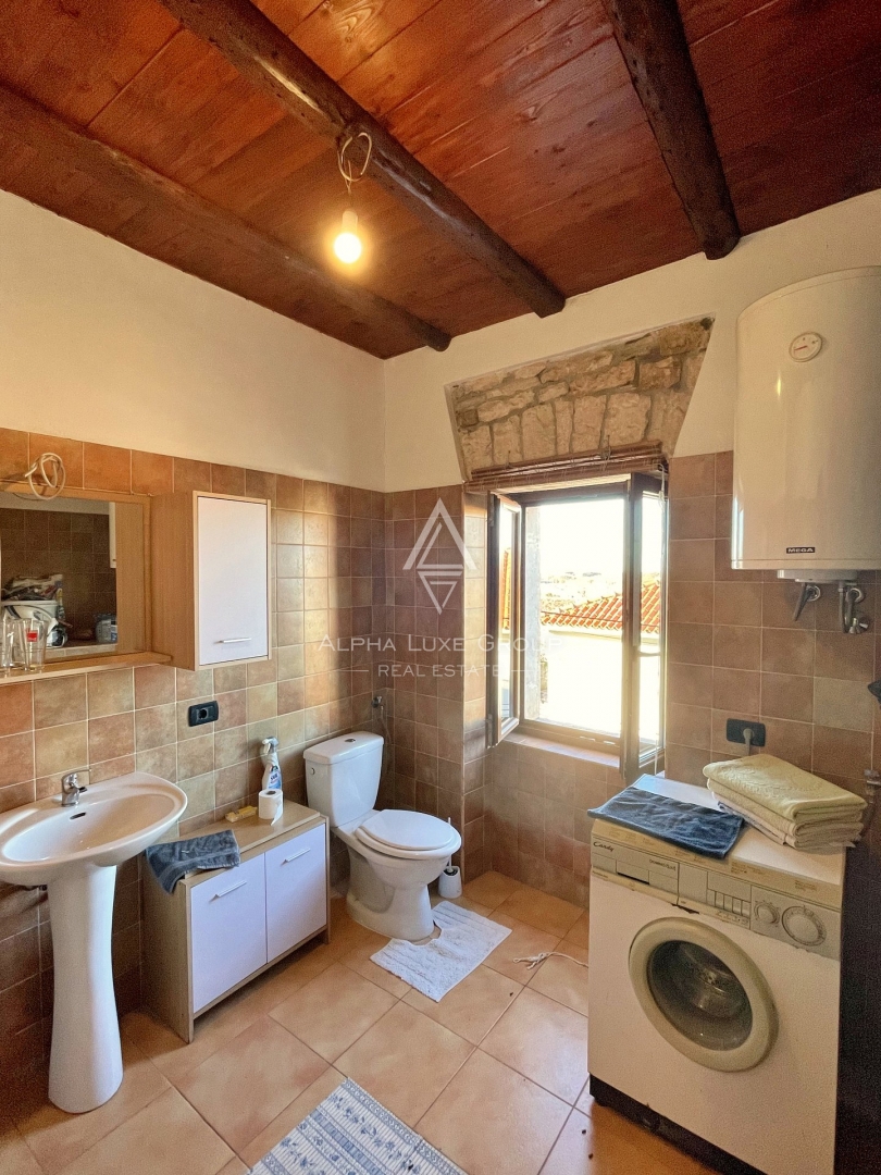 Istria, Žminj – Casa a schiera ristrutturata in posizione centrale in vendita