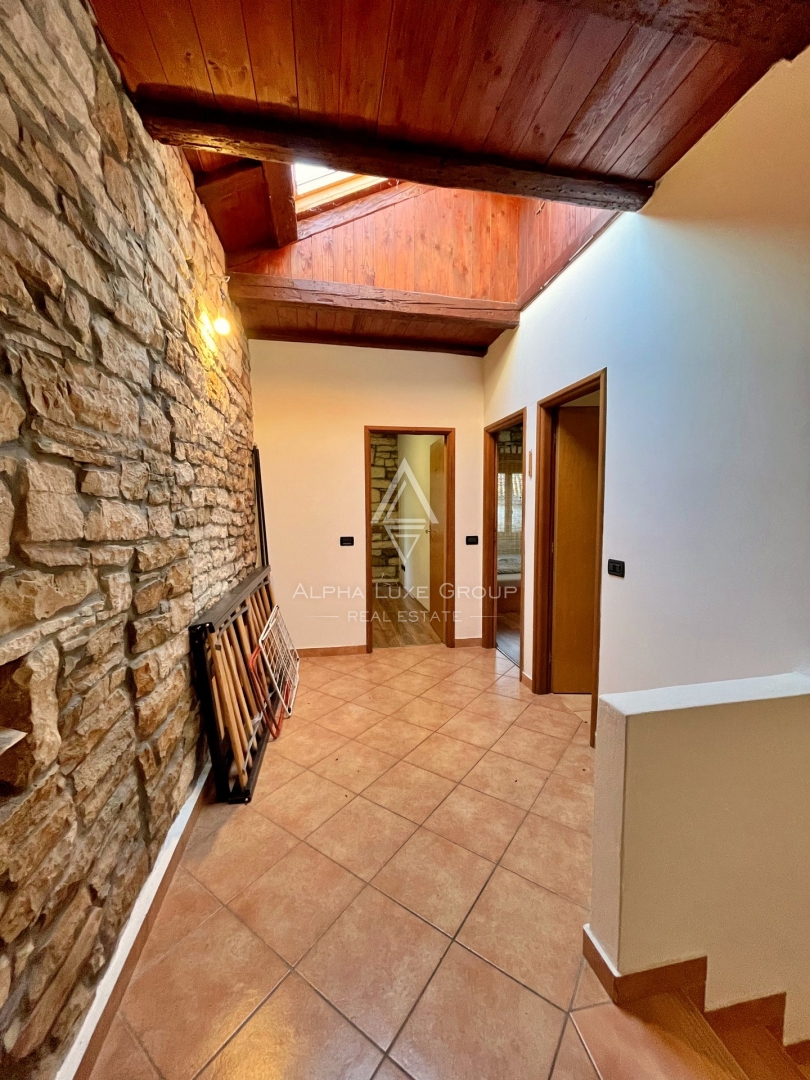 Istria, Žminj – Casa a schiera ristrutturata in posizione centrale in vendita