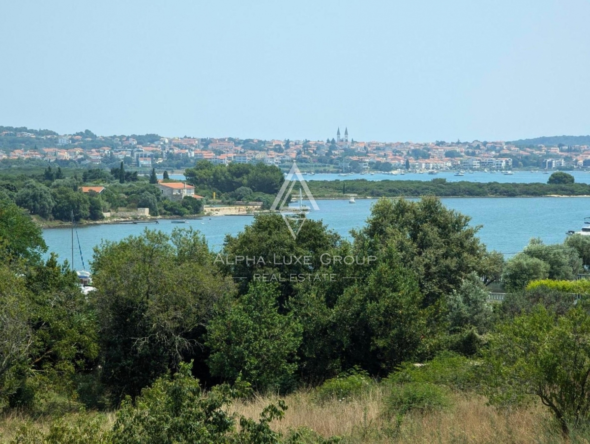 Istria, Pomer, Ampia proprietà con 11 monolocali vicino al mare