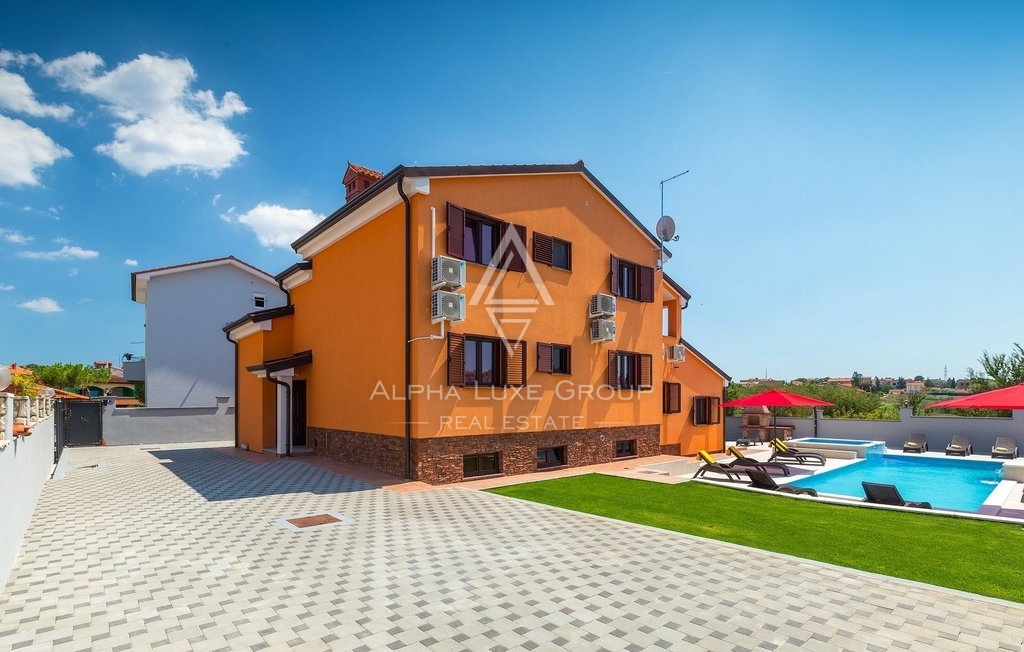 Istria, Pula-Medulin, Splendida villa con ampio giardino e piscina