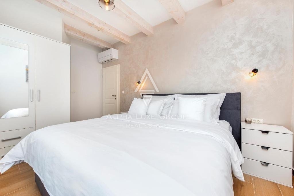 Istria, Debeljuhi – Moderna villa con piscina e giardino paesaggistico in vendita