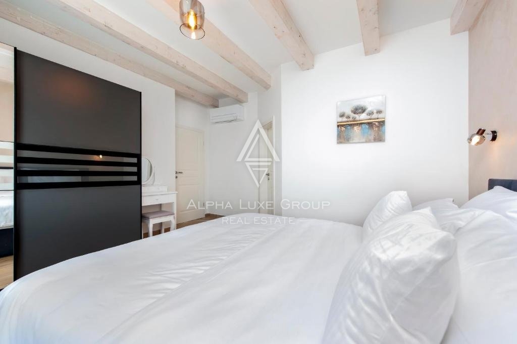 Istria, Debeljuhi – Moderna villa con piscina e giardino paesaggistico in vendita