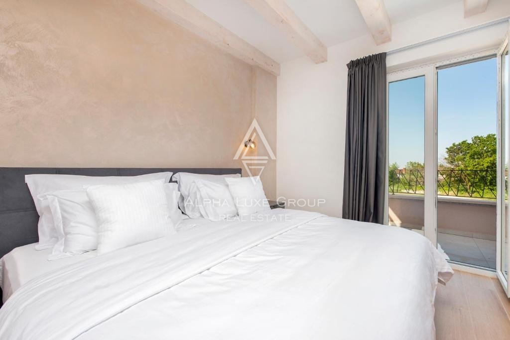 Istria, Debeljuhi – Moderna villa con piscina e giardino paesaggistico in vendita