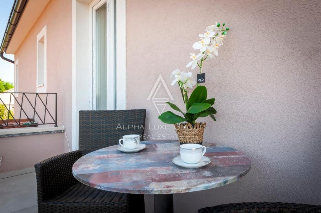 Istria, Debeljuhi – Moderna villa con piscina e giardino paesaggistico in vendita