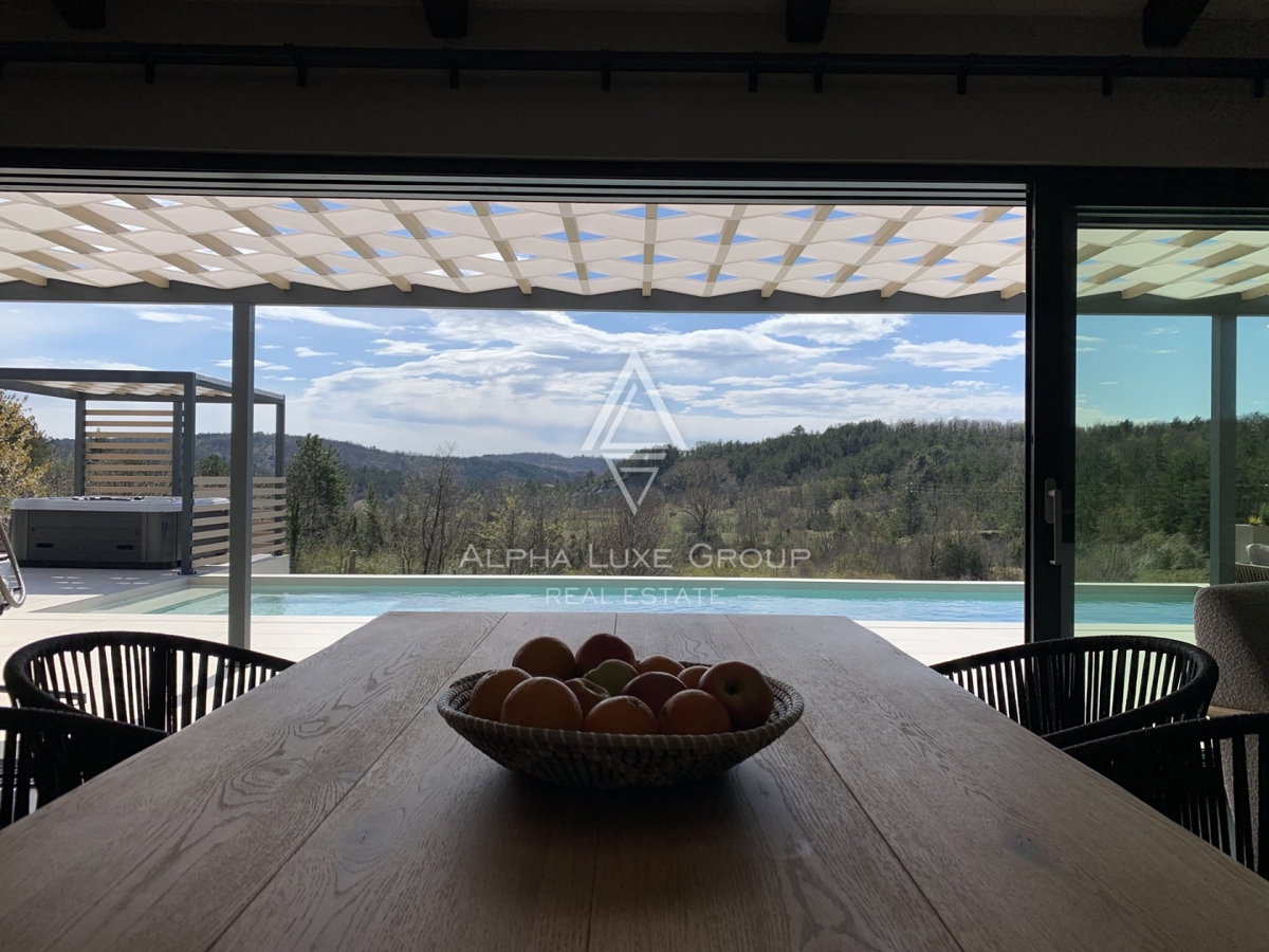 BELLA CASA IN ZONA ISOLATA, CON VISTA NELLA NATURA, ISTRIA, BUZET