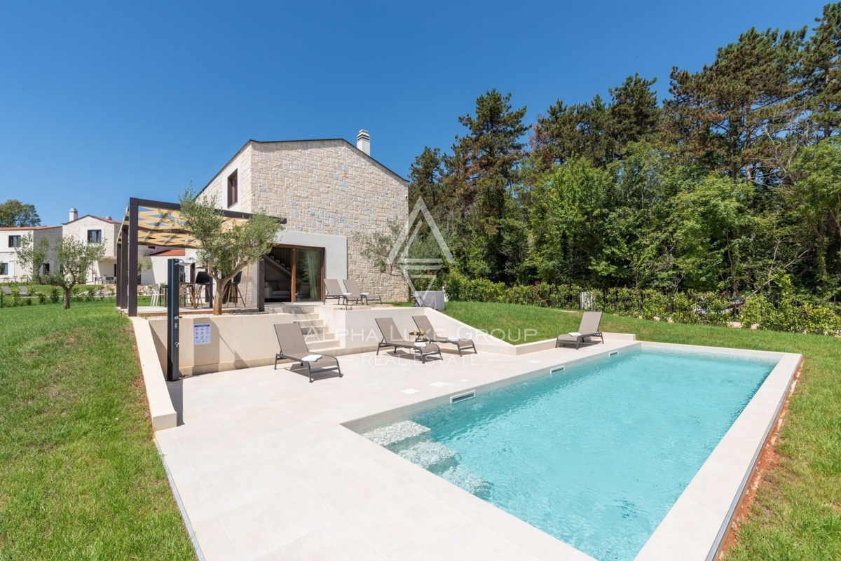 Višnjan, Istria - Villa di lusso in pietra in un contesto sereno