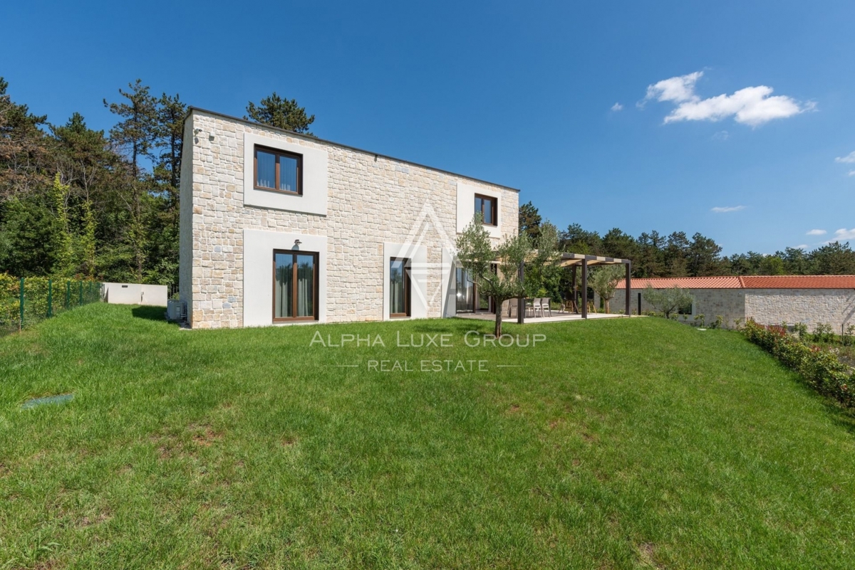 Višnjan, Istria - Villa di lusso in pietra in un contesto sereno