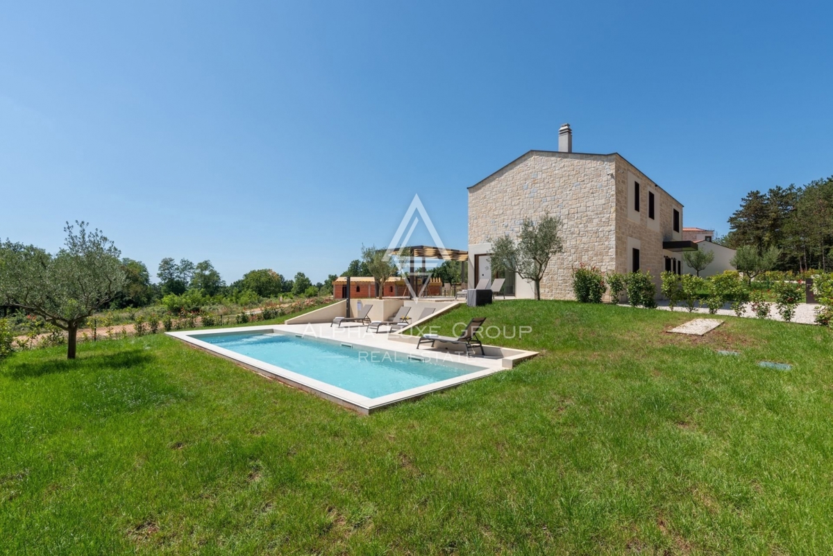 Višnjan, Istria - Villa di lusso in pietra in un contesto sereno