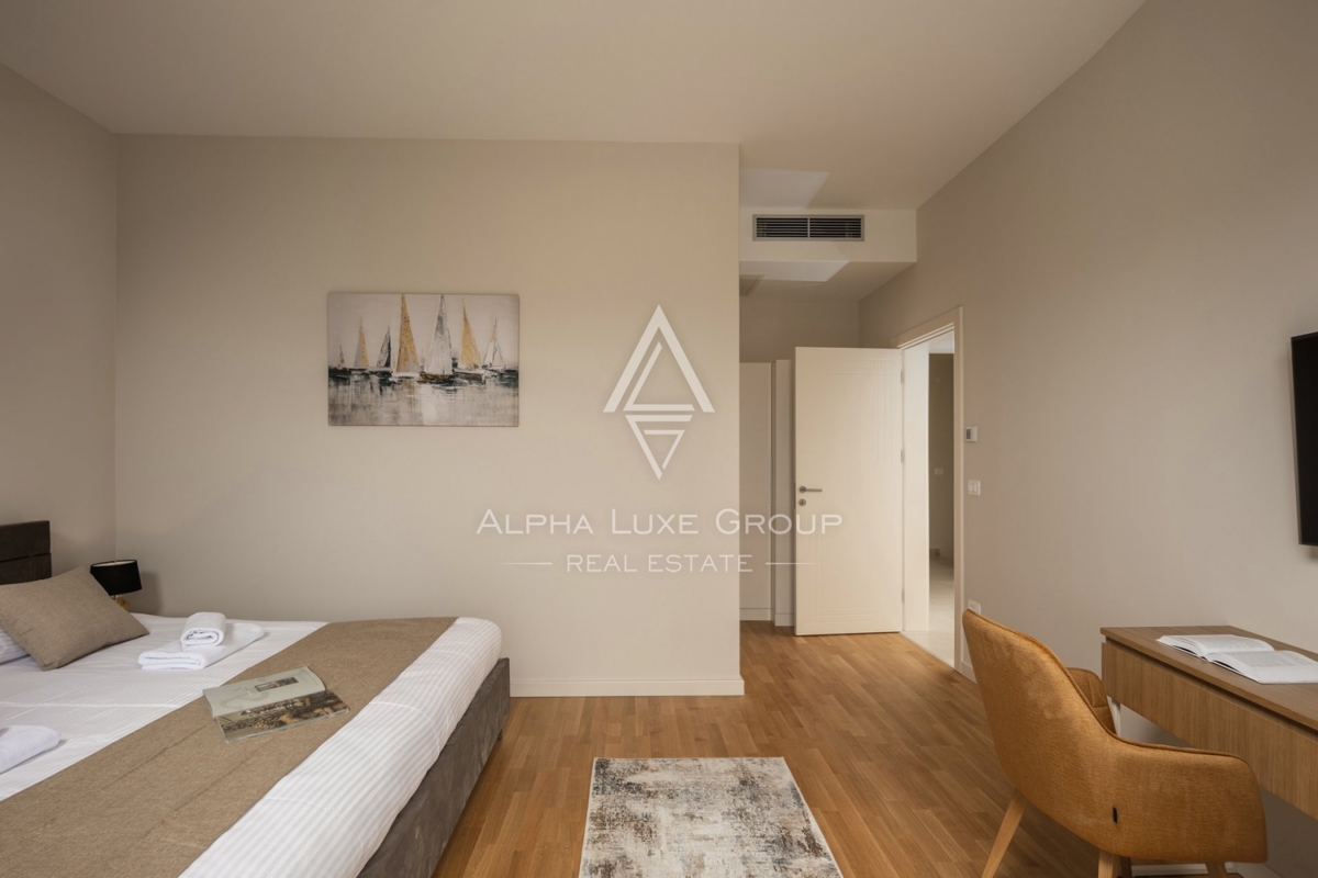 Esclusiva di ALPHA LUXE GROUP - Poreč, Istria: Splendida villa con panorama mozzafiato su mare e città