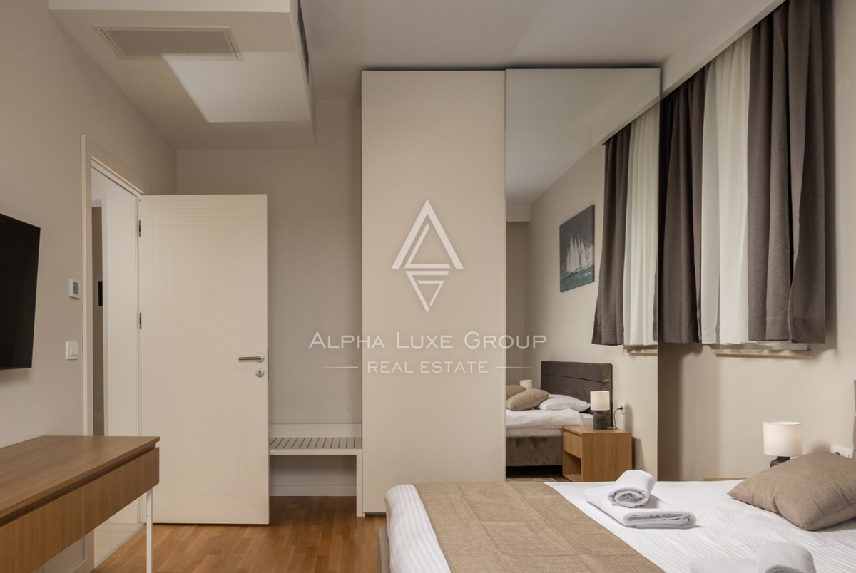 Esclusiva di ALPHA LUXE GROUP - Poreč, Istria: Splendida villa con panorama mozzafiato su mare e città