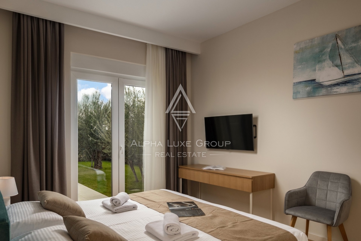 Esclusiva di ALPHA LUXE GROUP - Poreč, Istria: Splendida villa con panorama mozzafiato su mare e città