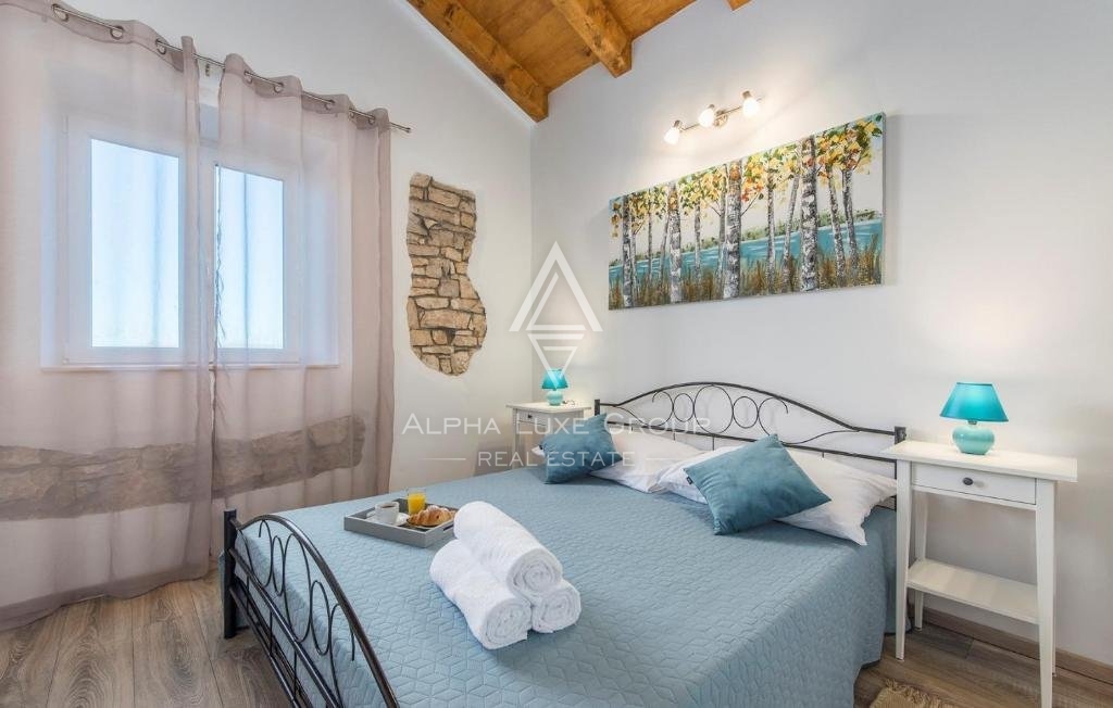 Istria, Lovreč: Autentica villa in pietra con ampio giardino