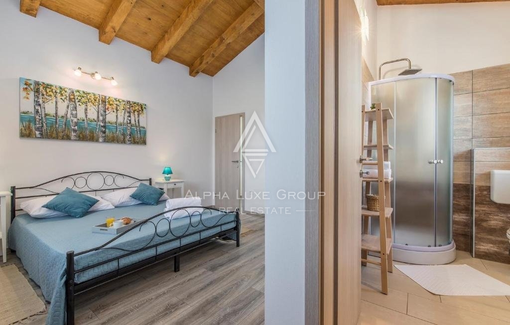 Istria, Lovreč: Autentica villa in pietra con ampio giardino