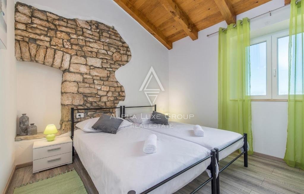 Istria, Lovreč: Autentica villa in pietra con ampio giardino