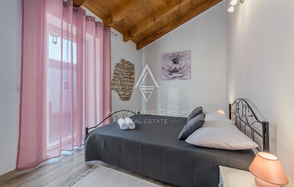 Istria, Lovreč: Autentica villa in pietra con ampio giardino
