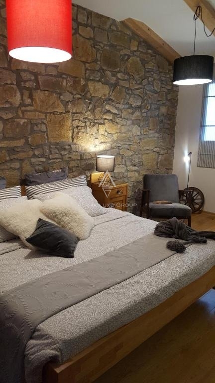 Istria, Labin - Villa in pietra contemporanea con piscina in vendita