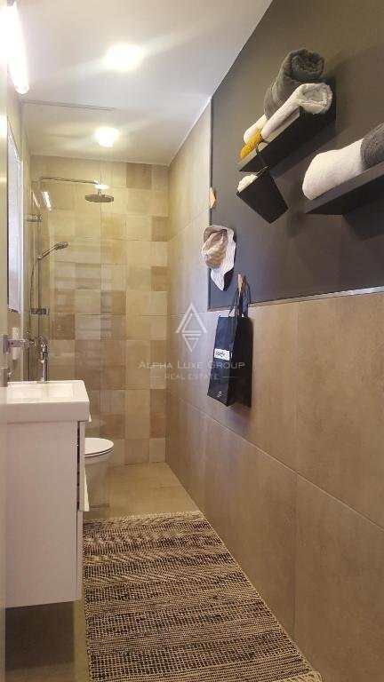 Istria, Labin - Villa in pietra contemporanea con piscina in vendita