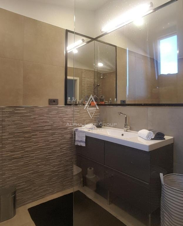 Istria, Labin - Villa in pietra contemporanea con piscina in vendita