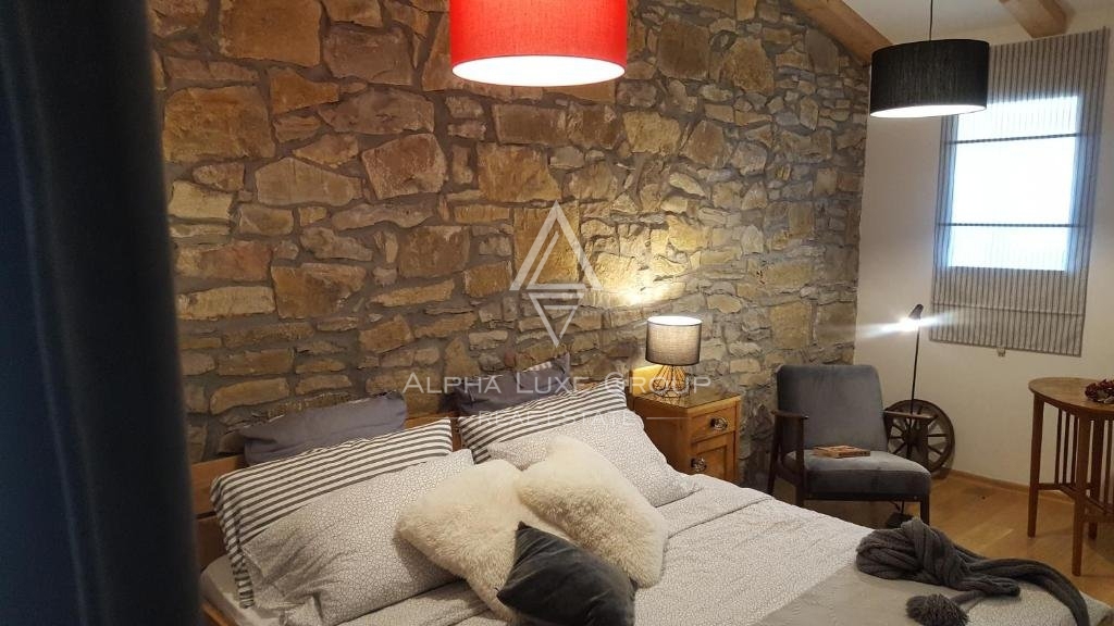 Istria, Labin - Villa in pietra contemporanea con piscina in vendita