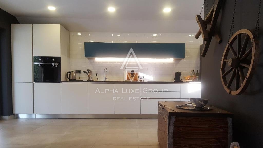 Istria, Labin - Villa in pietra contemporanea con piscina in vendita