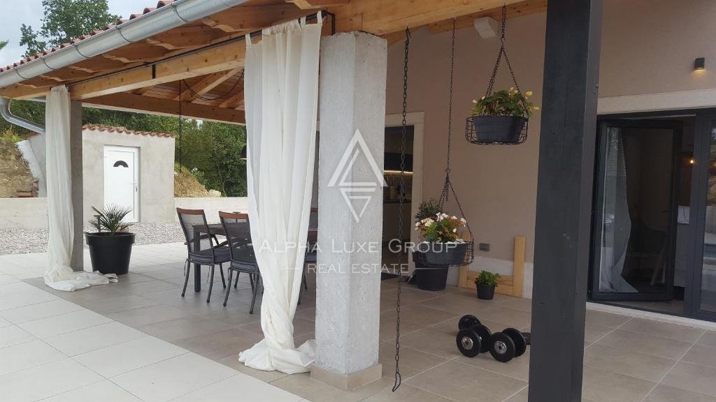 Istria, Labin - Villa in pietra contemporanea con piscina in vendita