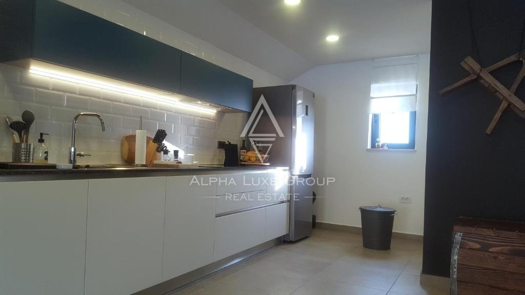 Istria, Labin - Villa in pietra contemporanea con piscina in vendita
