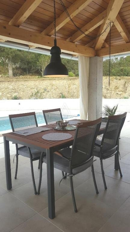 Istria, Labin - Villa in pietra contemporanea con piscina in vendita