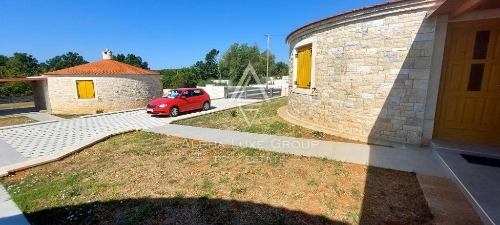 Pula e Dintorni: Incantevoli case tradizionali in pietra con piscina