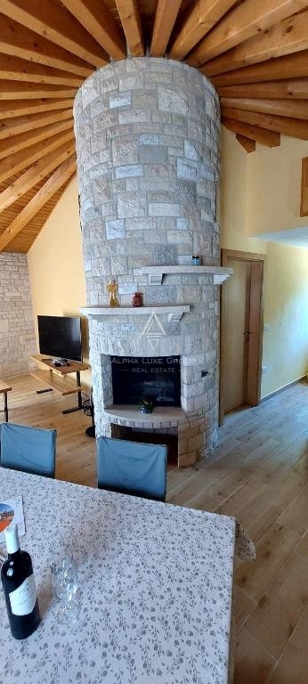 Pula e Dintorni: Incantevoli case tradizionali in pietra con piscina