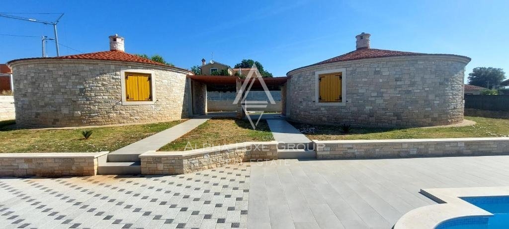 Pula e Dintorni: Incantevoli case tradizionali in pietra con piscina