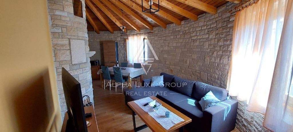 Pula e Dintorni: Incantevoli case tradizionali in pietra con piscina