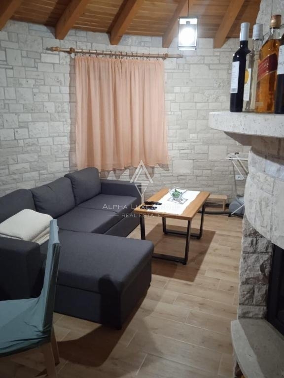 Pula e Dintorni: Incantevoli case tradizionali in pietra con piscina