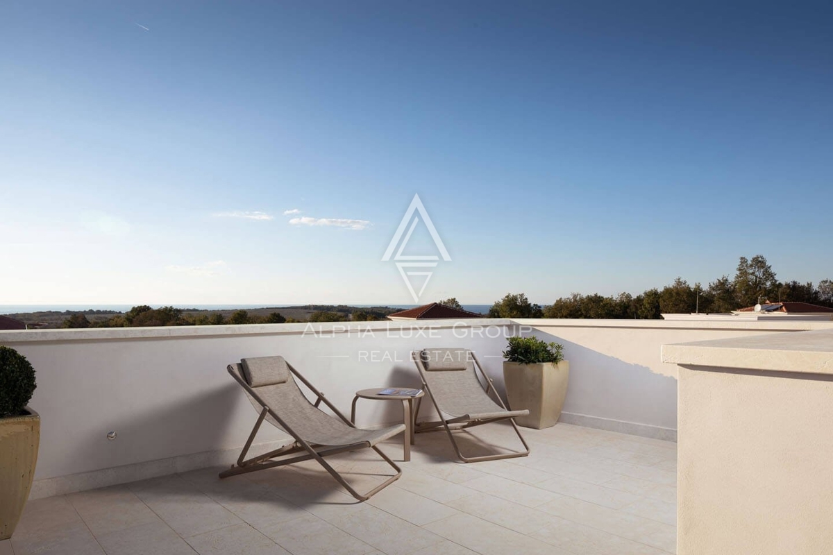 Villa di Lusso a Poreč: Un Rifugio di Eleganza con Vista Panoramica sul Mare