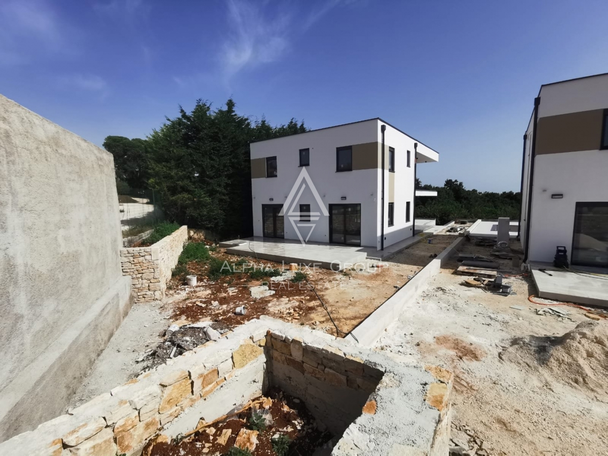 Svetvinčenat, Smoljanci - Nuova villa moderna con piscina in vendita