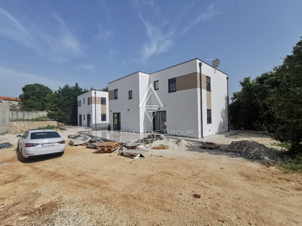 Svetvinčenat, Smoljanci - Nuova villa moderna con piscina in vendita