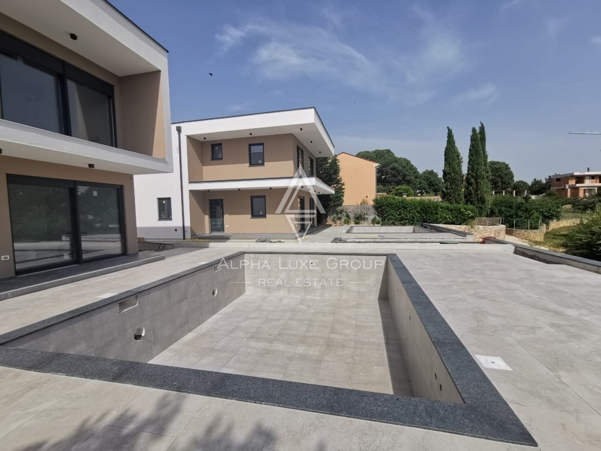 Svetvinčenat, Smoljanci - Nuova villa moderna con piscina in vendita