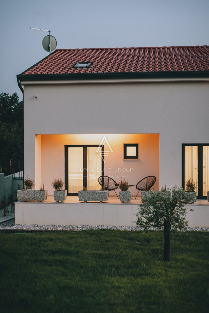 Nuova casa con piscina, Istria, Poreč