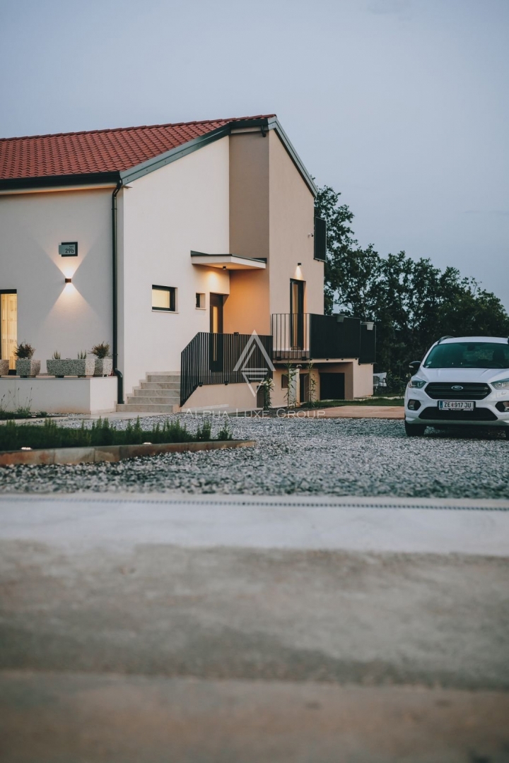 Nuova casa con piscina, Istria, Poreč