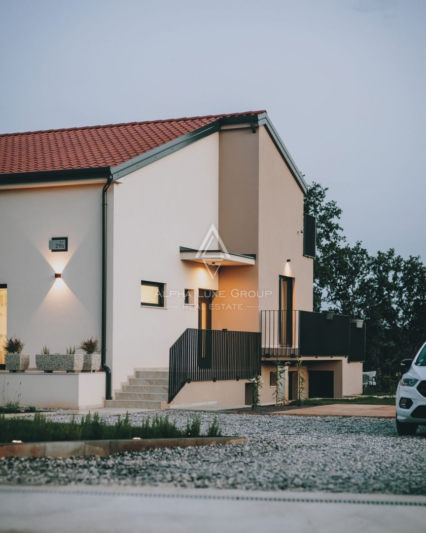 Nuova casa con piscina, Istria, Poreč