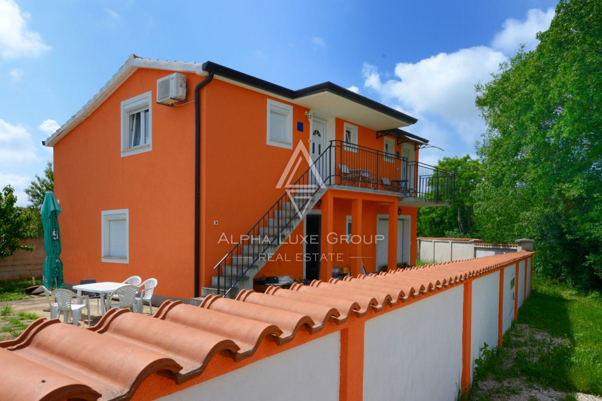 Casa di charme con tre appartamenti, Istria, Parenzo