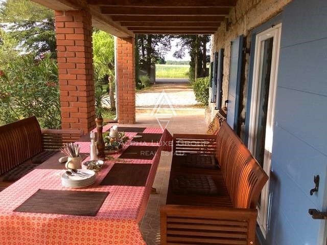 Bella villa in pietra su un ampio terreno con vigneto, Poreč, ISTRA