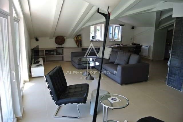 Bella villa in pietra su un ampio terreno con vigneto, Poreč, ISTRA