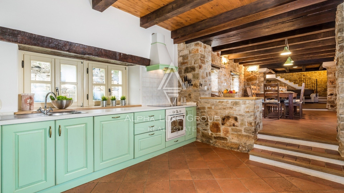 Casa rustica in pietra con piscina, Istria, Tinjan