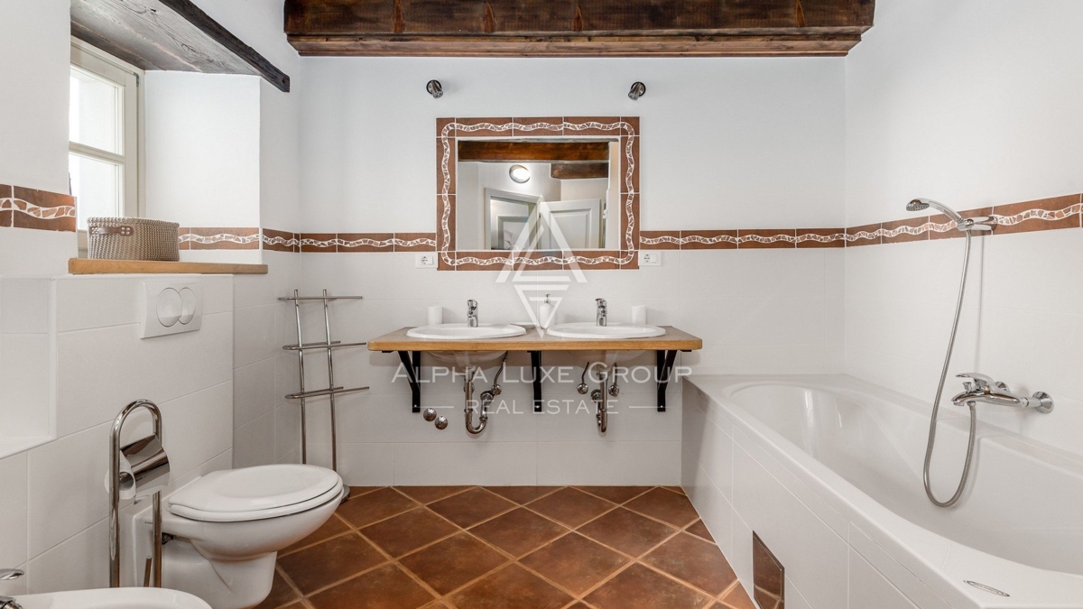 Casa rustica in pietra con piscina, Istria, Tinjan